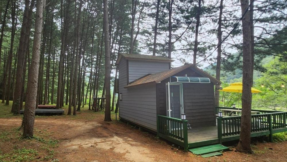 Hongcheon Gongjaksan Recreational Forest Pension Exterior photo